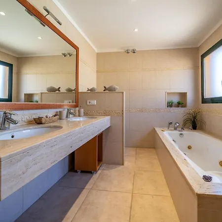 Villa Jaruco Lux Piscina Privada Familiar Bbq Aire Acondicionado * Lloret de Mar