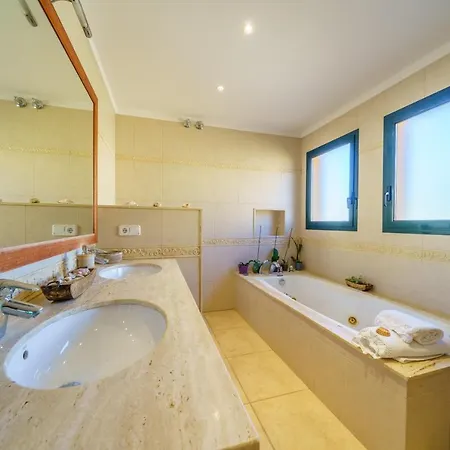 Villa Jaruco Lux Piscina Privada Familiar Bbq Aire Acondicionado Lloret de Mar