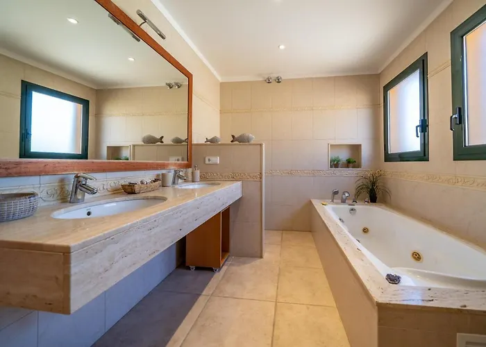 Jaruco Lux Piscina Privada Familiar Bbq Aire Acondicionado * Lloret de Mar